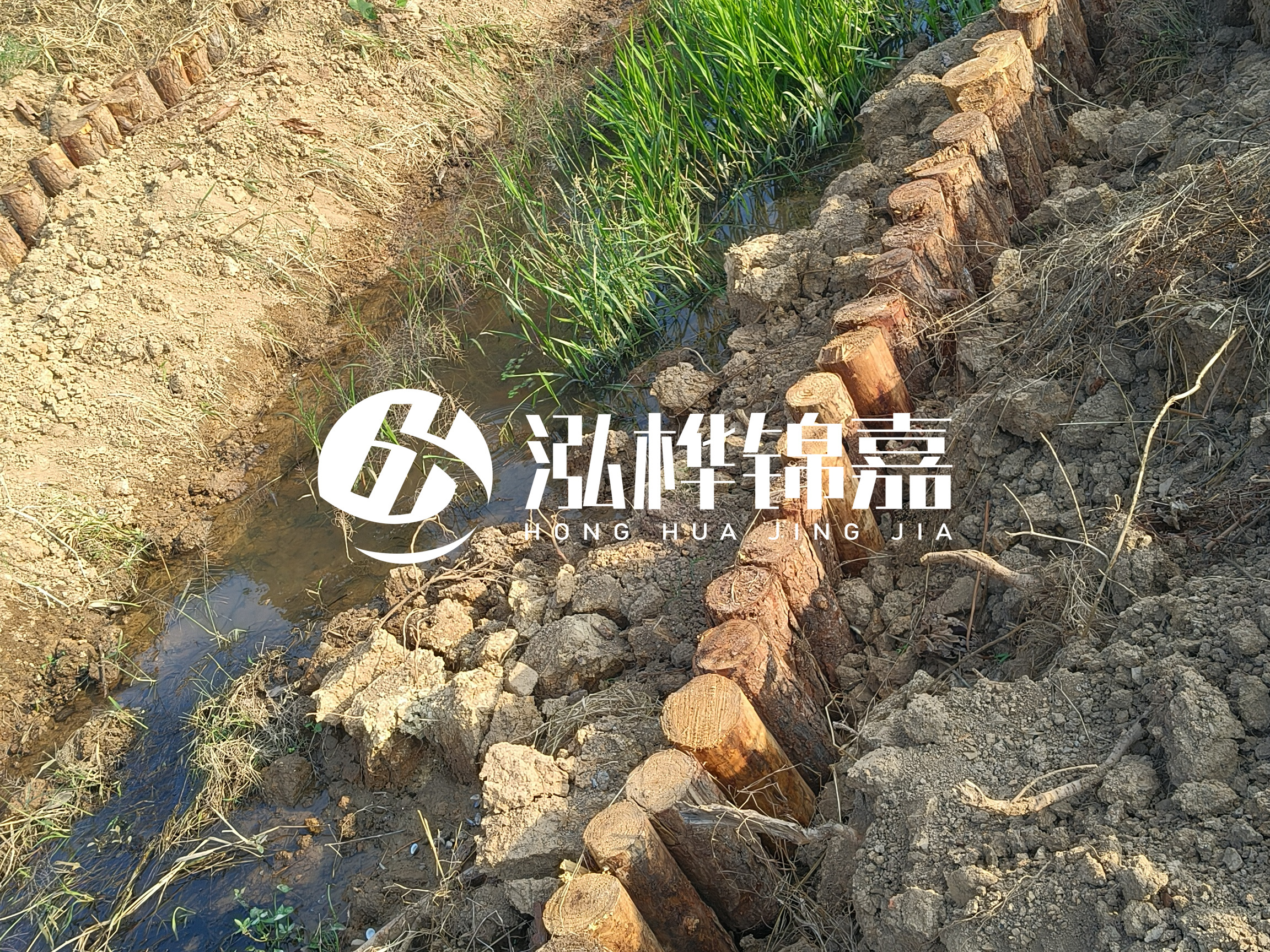 松木樁批發(fā)廠家泓樺錦嘉-樁間距指的是什么間距？